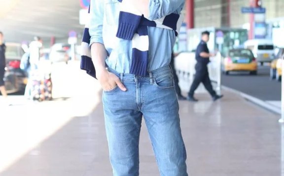 25岁轻熟男入秋基本款怎么穿?看井柏然最好穿衣示范!