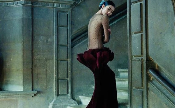 刘雯大片诠释古典美,她就是从画里走出来的人