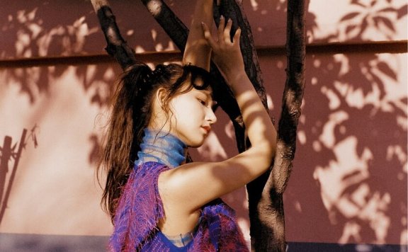 程潇《ELLE》早秋大片曝光