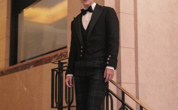 陈学冬现身纽约时装周 西装造型演绎完美绅士