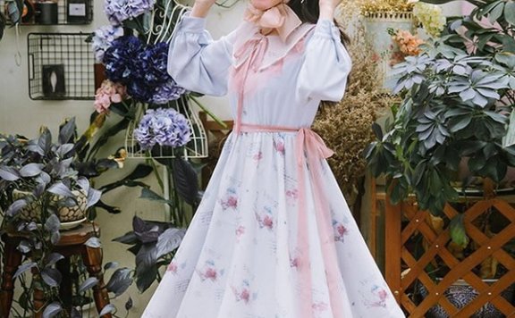 这些初秋保持少女感的搭配秘密,都藏在小裙子里