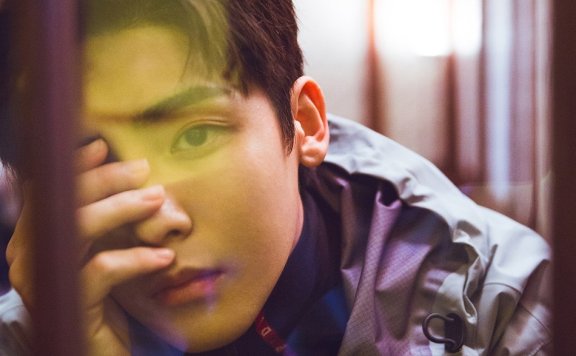 侯明昊受邀出席品牌活动 完美诠释时尚运动少年气质