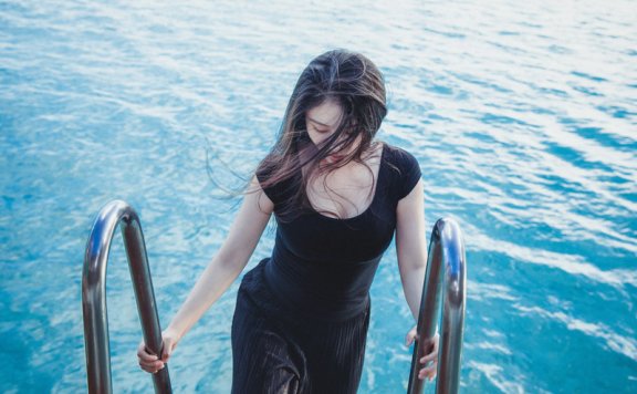 徐冬冬泳池写真清纯似出水芙蓉