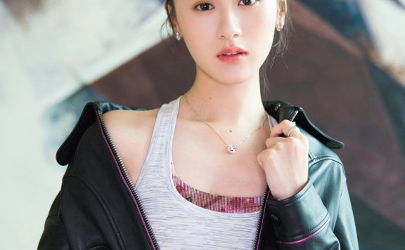 袁冰妍运动写真曝光 率性洒脱尽显运动少女范儿