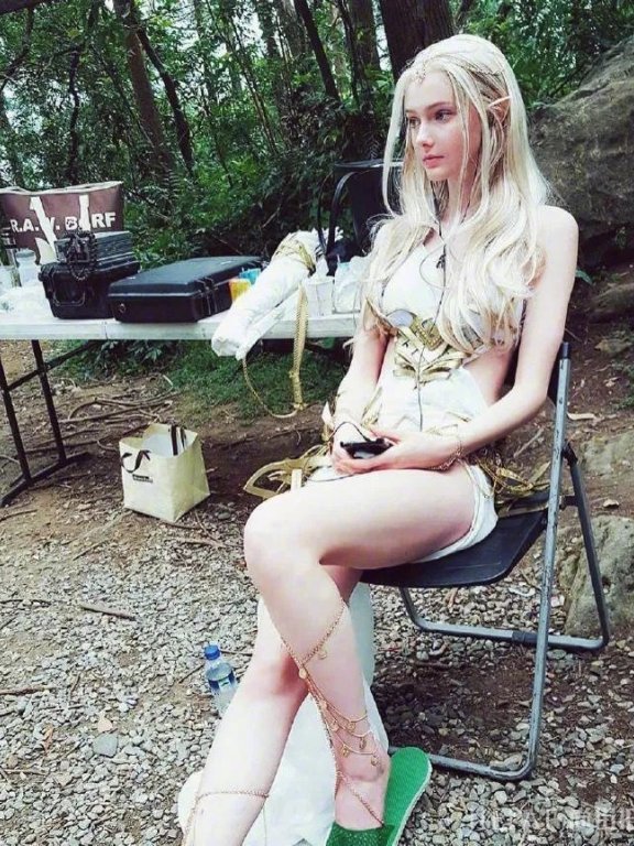 小姐姐你这么好看 一定还没男朋友吧……