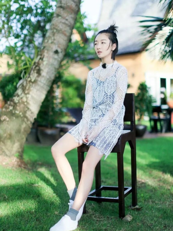 露脚踝已经过时了?2018秋天“露袜”才真时髦!