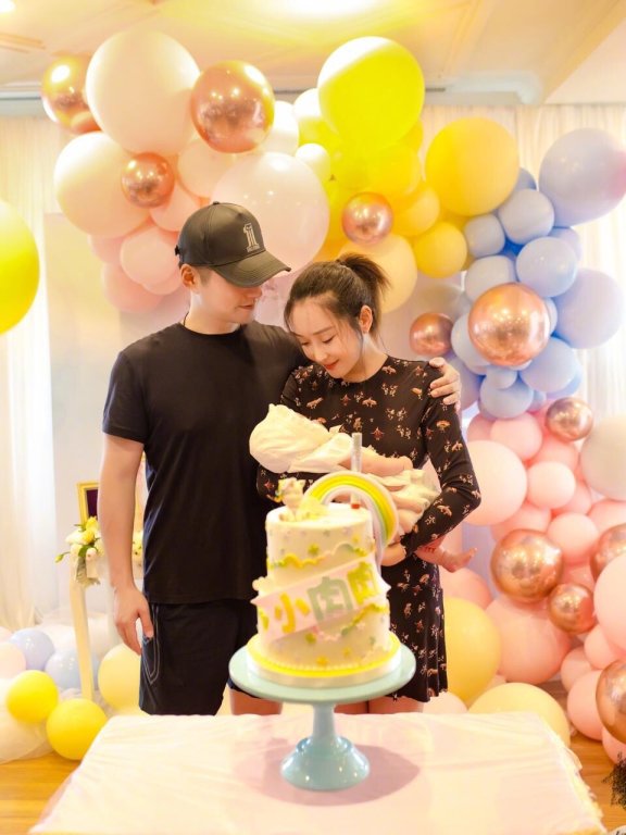 严屹宽自曝想家想老婆孩子 意外曝光了儿子的侧颜