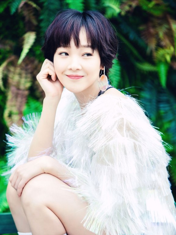 何杜娟夏日清爽写真 短发俏皮灵动少女感十足