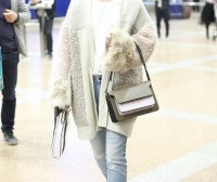 杨紫被毛绒针织坑惨，这次还是谭松韵的中长款更胜一筹