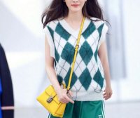 杨幂在节目里很出彩,这句话亮了,身上的衣服更时髦