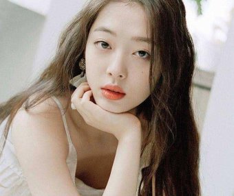 崔雪莉这是什么情况??这次的造型翻车了…