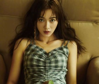 吴谨言《男人装》性感大片写真照片