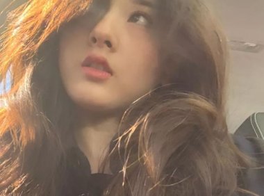 宋祖儿官宣剪刘海，少女发型太甜美啊