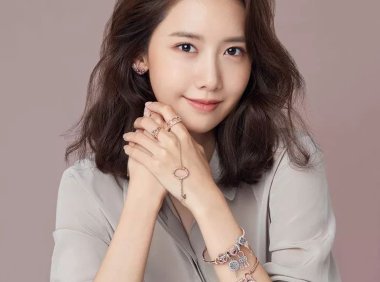 2018年大热的“水波纹”卷发，明星潮人们都在疯狂跟风