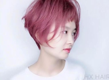 秋天给自己剪个“半额头”短发吧，轻松变女神
