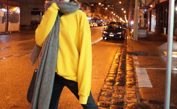 秋冬穿衣不发愁,这“3种”颜色显白还减龄,穿在身上美翻了!