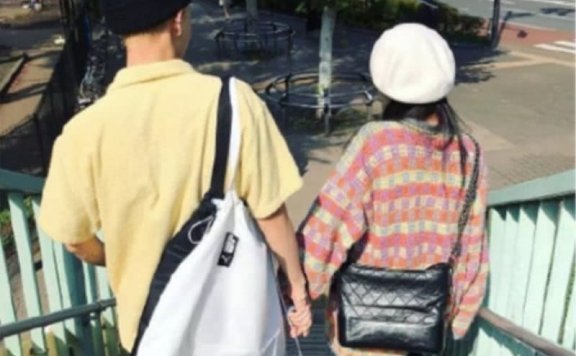 26岁金泫雅的两套私服,让她少女感十足