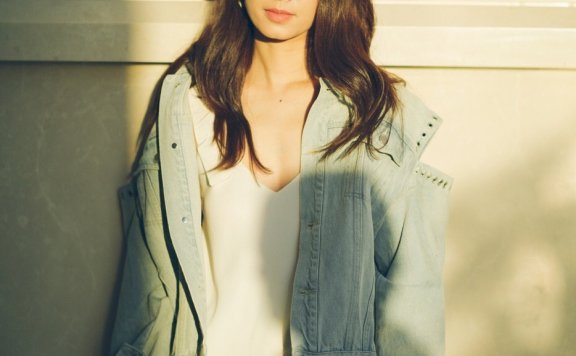 张小斐一个喜剧界的时尚Girl,玩转街拍私服,网友:妆容完美