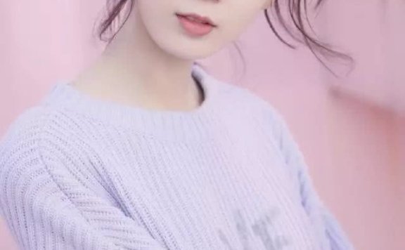 各路女星偏爱薰衣草紫,刘雯霸气赵丽颖可爱,唯独不出名的她最美