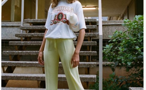 喇叭裤造型打造独特魅力 让你气质UPUP