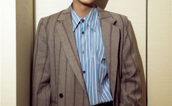 张若昀出席活动，穿西装帅气十足