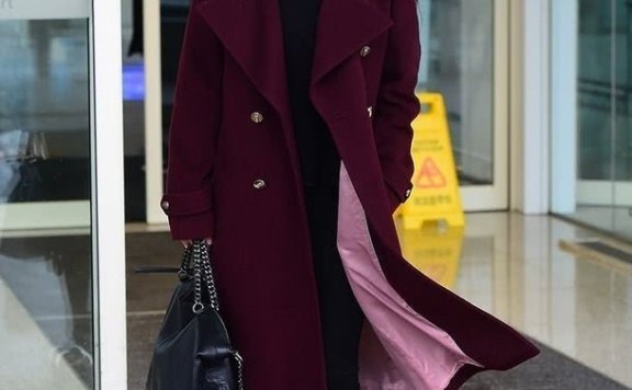 宋智孝素颜亮相,风衣配墨镜身材颜值秒杀无数女团小花