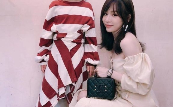 王心凌出席活动,穿露肩白裙甜又美,真不愧是甜心教主