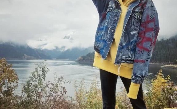 古力娜扎穿牛仔外套,少女感爆棚