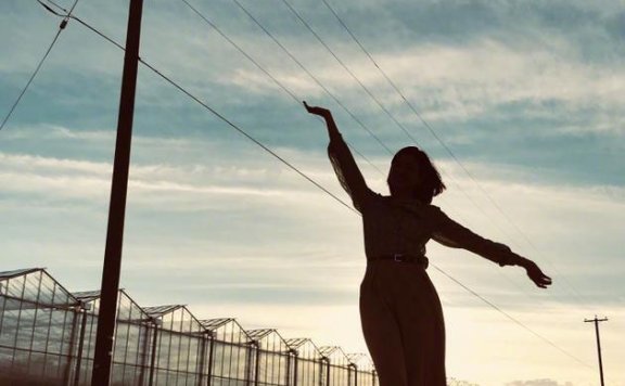 陈妍希晒照称其实我没准备好 被疑怀二胎后官方回应