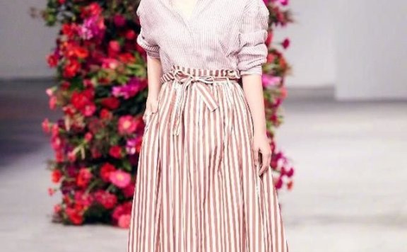 竖条纹也拯救不了海清的好身材!