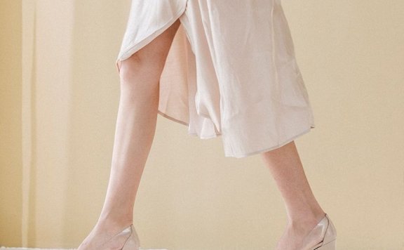 这双唯美的尖头高跟鞋,浪漫柔美充满女人味