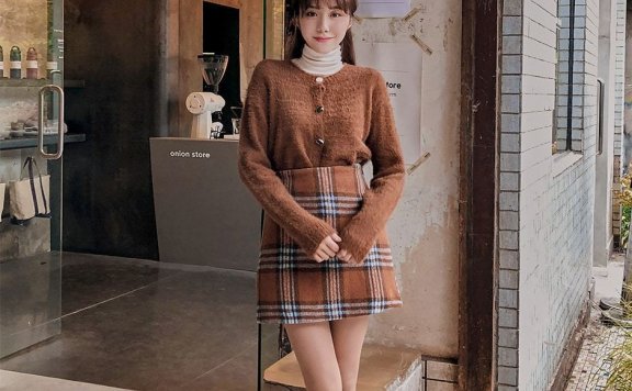 秋冬女生穿什么颜色的衣服好看