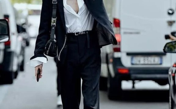 欧美街拍 衬衫真的是这个秋天最最称职的内搭!