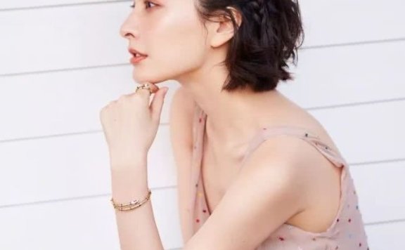 吴昕新造型盘点 回顾她的瘦身历程