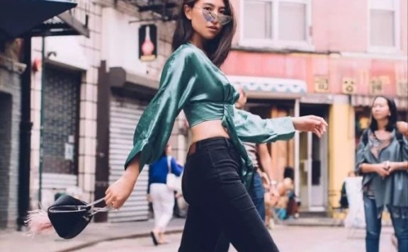 时尚博主示范 这些好看的单品陪我过秋冬