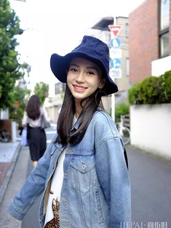 来看明星们都爱的渔夫帽怎么搭