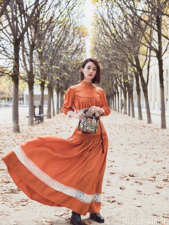 赵丽颖冯绍峰领证!男才女貌只可惜衣品不在一个水平线?