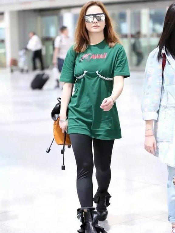 梨型身材的阿娇终于挑对了裤子,视觉显瘦10斤