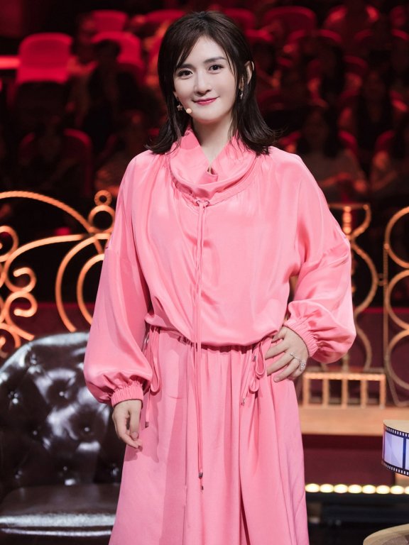 谢娜穿了连衣裙!不仅嫩回18,连少女感都跑出来了