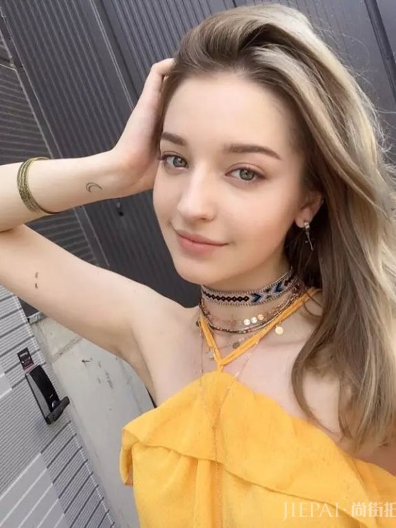 这个96年的俄罗斯小姐姐美出天际…看完感觉自己恋爱了!
