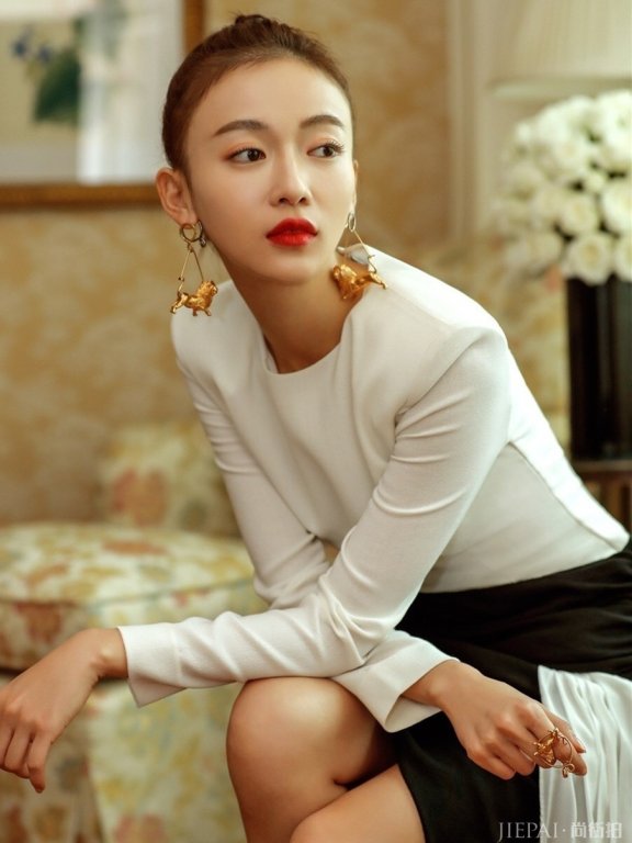 吴谨言的衣品潮炸!明星需要包装!