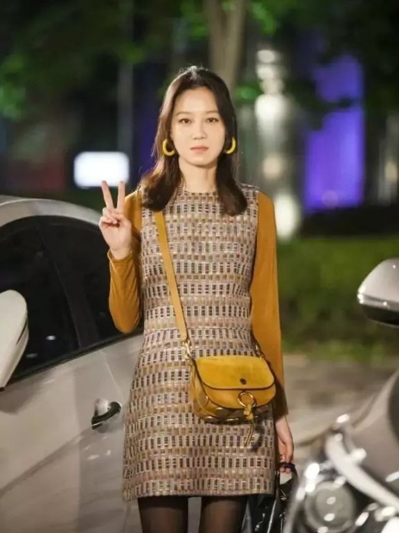 没有Angelababy的颜值?你可以穿的像孔孝真一样时髦