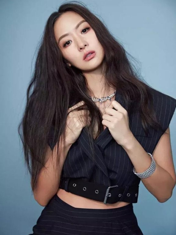 13岁遇见真命天子,21岁嫁豪门,是令台湾男性心动女性嫉妒的女神