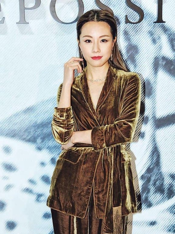 邓丽欣否认会闪婚 爱即兴但不代表会闪婚