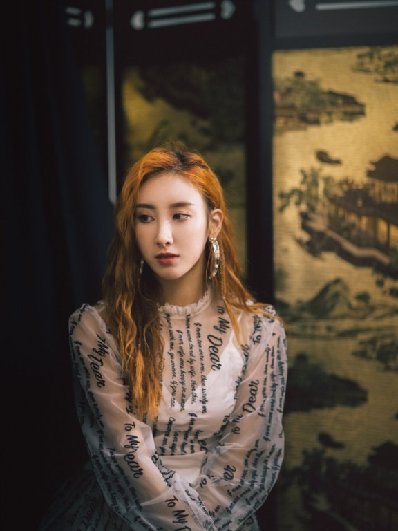 被许靖韵惊艳了!穿及踝长裙美若仙子,连脚上高跟鞋都如此精致