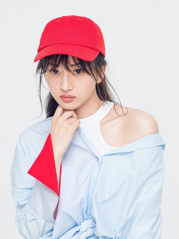 唐本早秋写真曝光 清新少女街头风