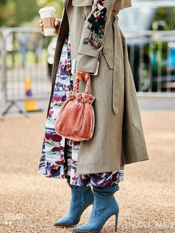 秋冬季节显瘦不臃肿的穿搭方法！精选10+款中长裙造型！