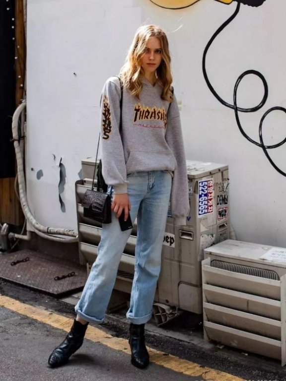 直筒裤搭配上衣,在2018秋季即将流行起来