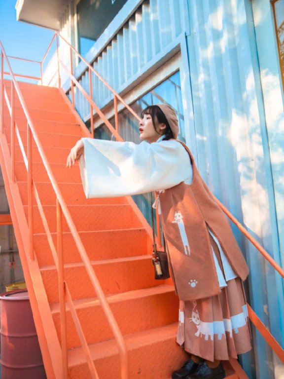 徐娇萌喵汉服出镜 和衣服上的喵喵动作神同步 超萌超可爱