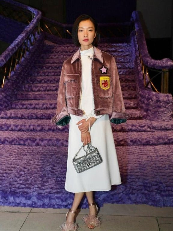 40+岁可以学杜鹃俞飞鸿和袁泉这样的搭配,秋冬装更显气质